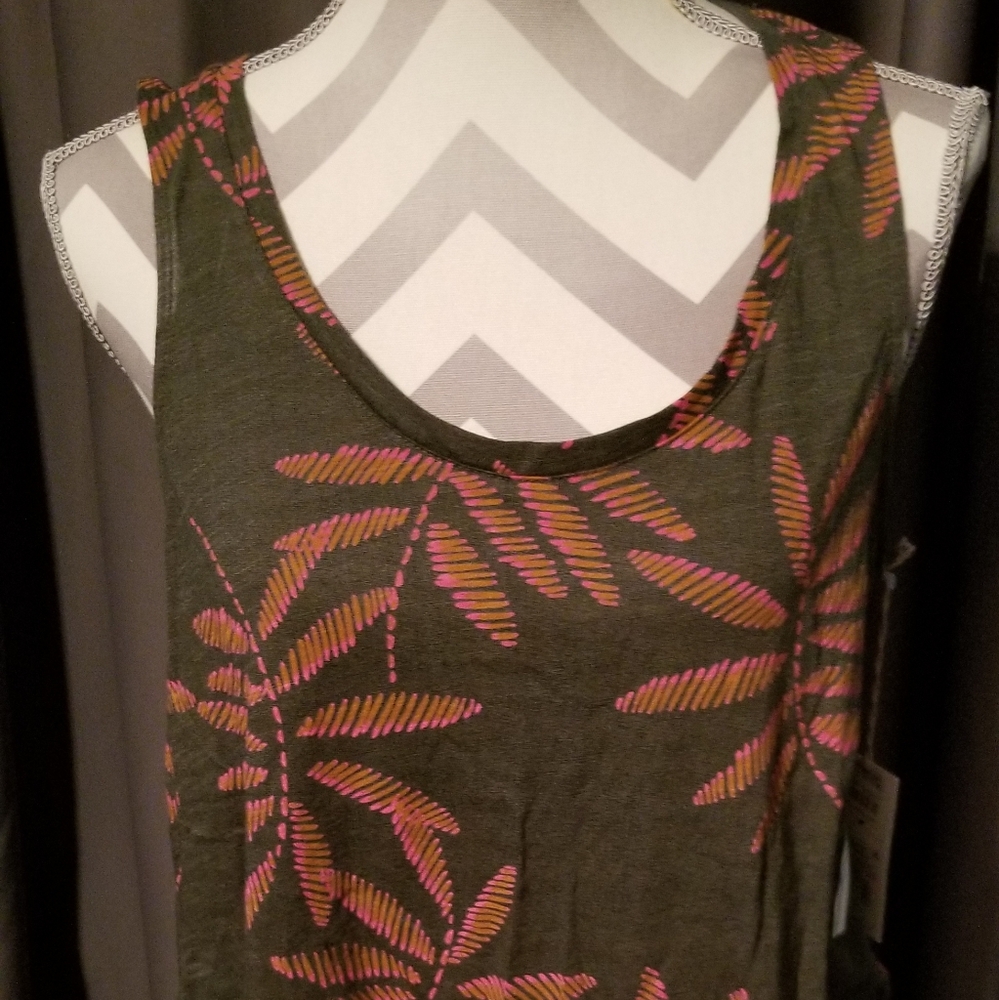2 NWT a.n.d TANK TOPS. BOTH MEDIUM